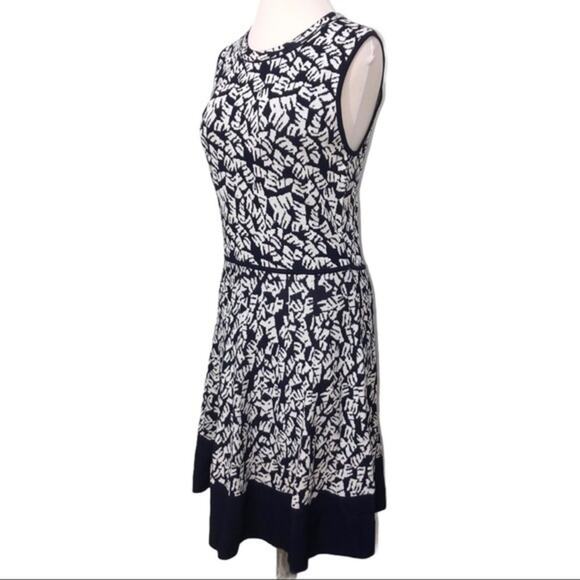 Eliza J Print Fit & Flare Sweater Dress Medium NWOT - Picture 4 of 7